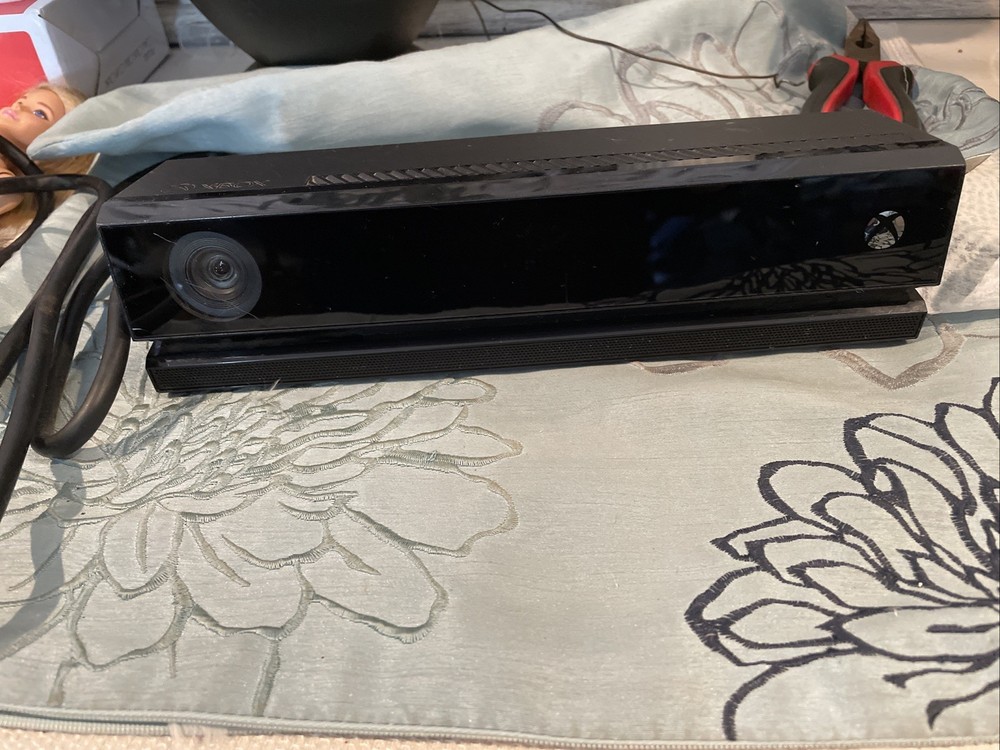Microsoft Xbox One Kinect Wired Motion Sensor Black Model 1520 OEM