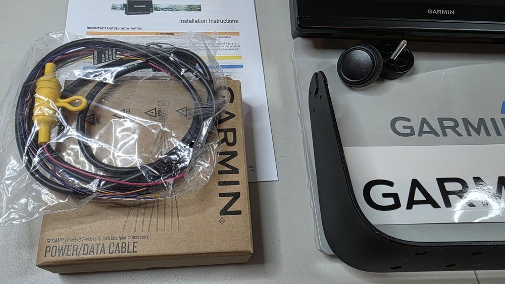 Garmin GPSMAP 7612 12" Chartplotter / Fishfinder – Excellent Condition.