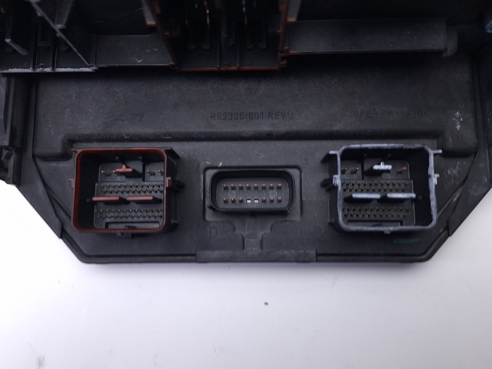 2011 DODGE RAM 1500 2500 INTEGRATED POWER MODULE FUSE BOX