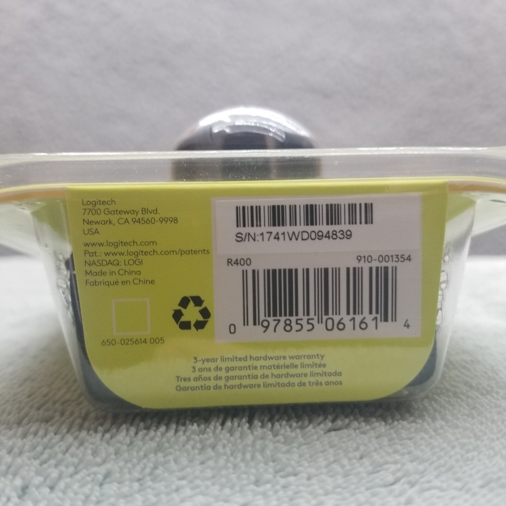 Logitech R400 Laser Presentation Remote - Black