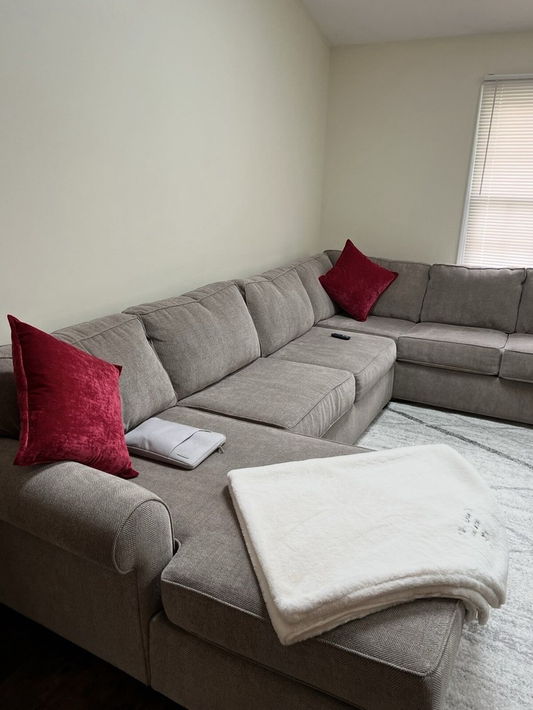 Raymour And Flanigan Sectional