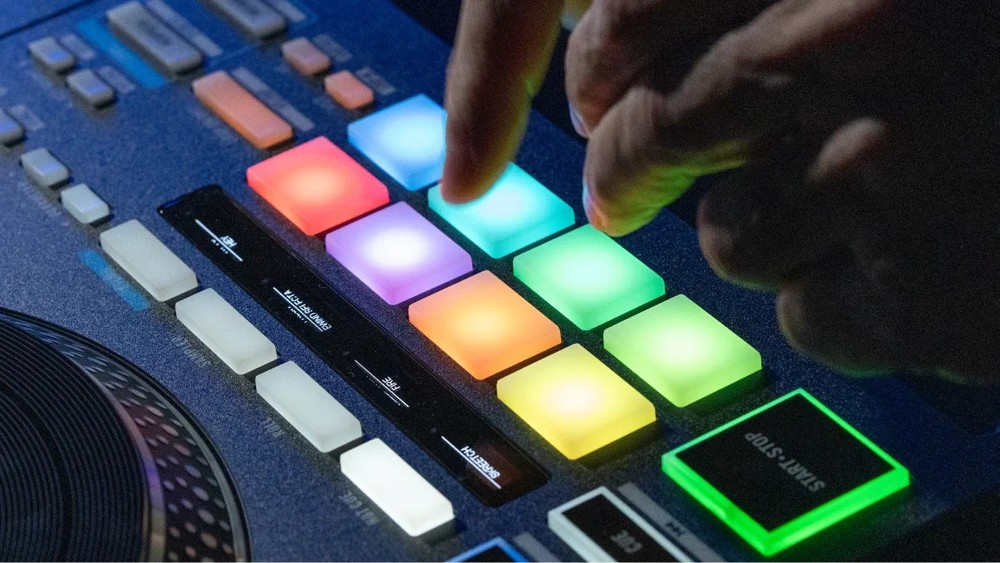 Rane System One DJ Controller for Serato Pro w/ Dual Motorized Platters