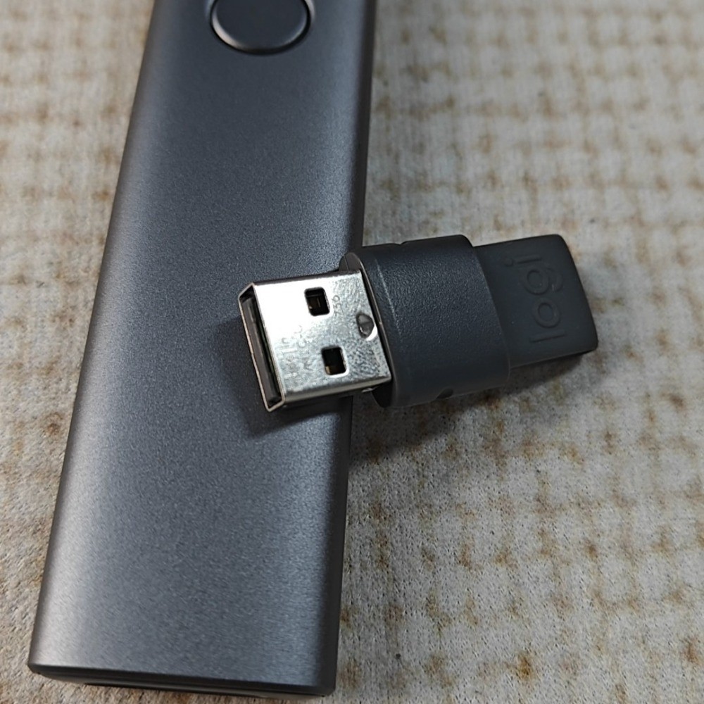 Logitech Spotlight Presentation Remote Advanced Digital Highlighting 95% new