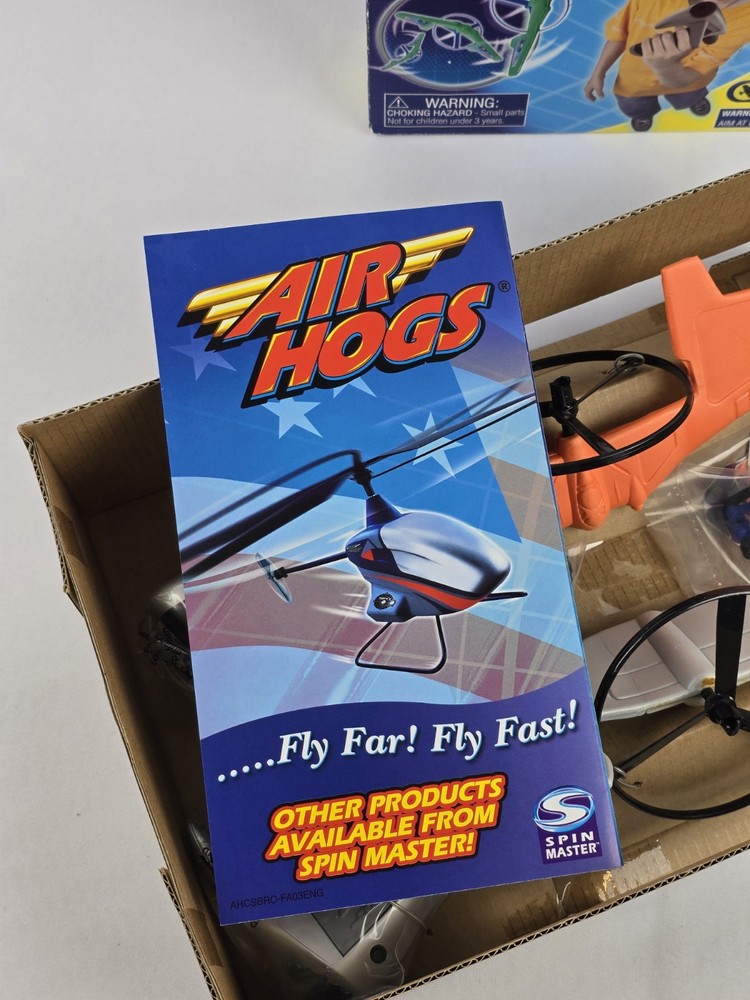 AIR HOGS RIP FLYERS (BARREL ROLLING STUNT GLIDERS!)