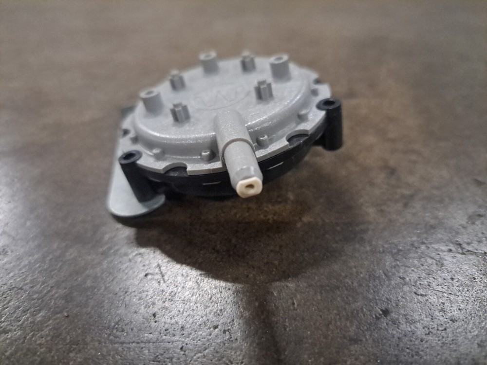 -0.60 Pressure Switch 42-105583-10 Max make -0.75