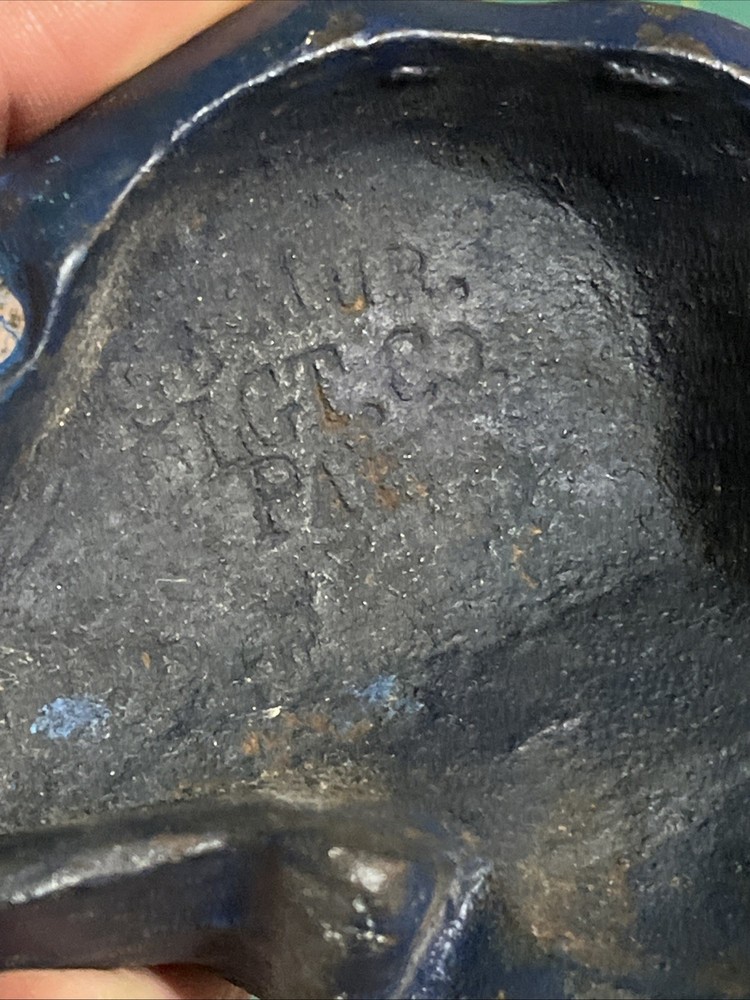 ANTIQUE CAST IRON POLICEMAN DOORSTOP LE MUR 8"