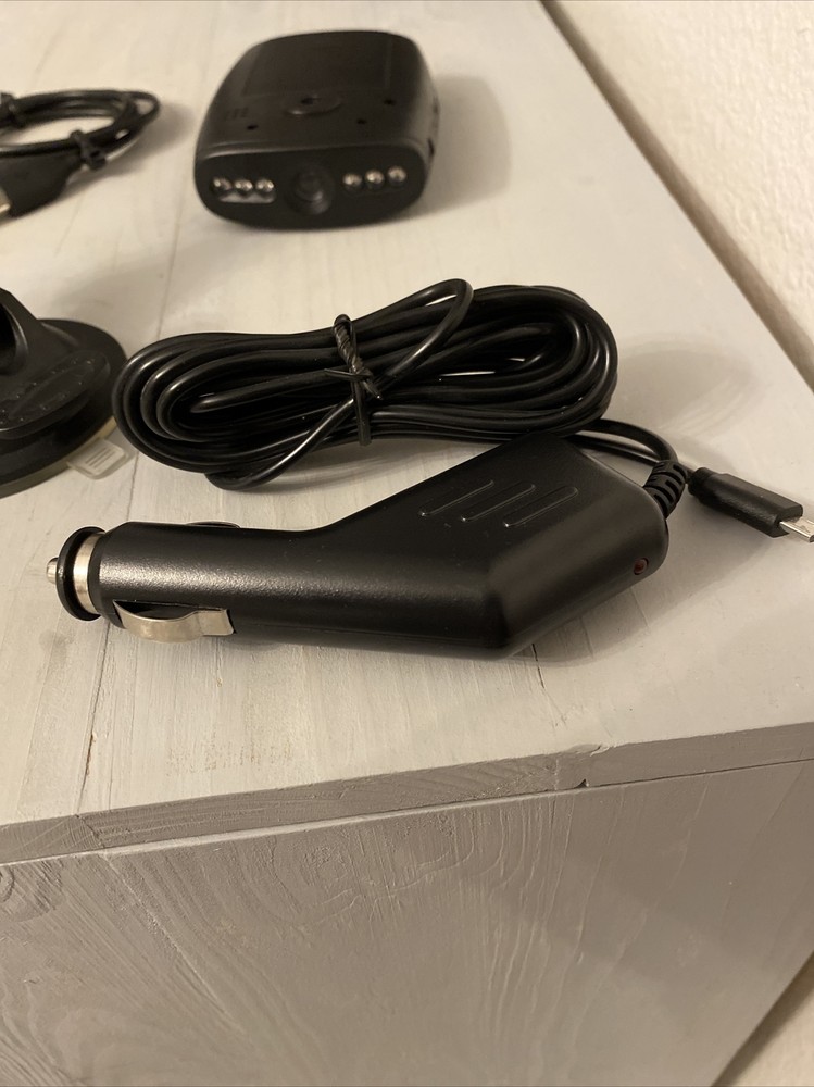 SHARPER IMAGE 2017 DASHBOARD CAMER WITH CABLE Accessories (PRE-OWNED)