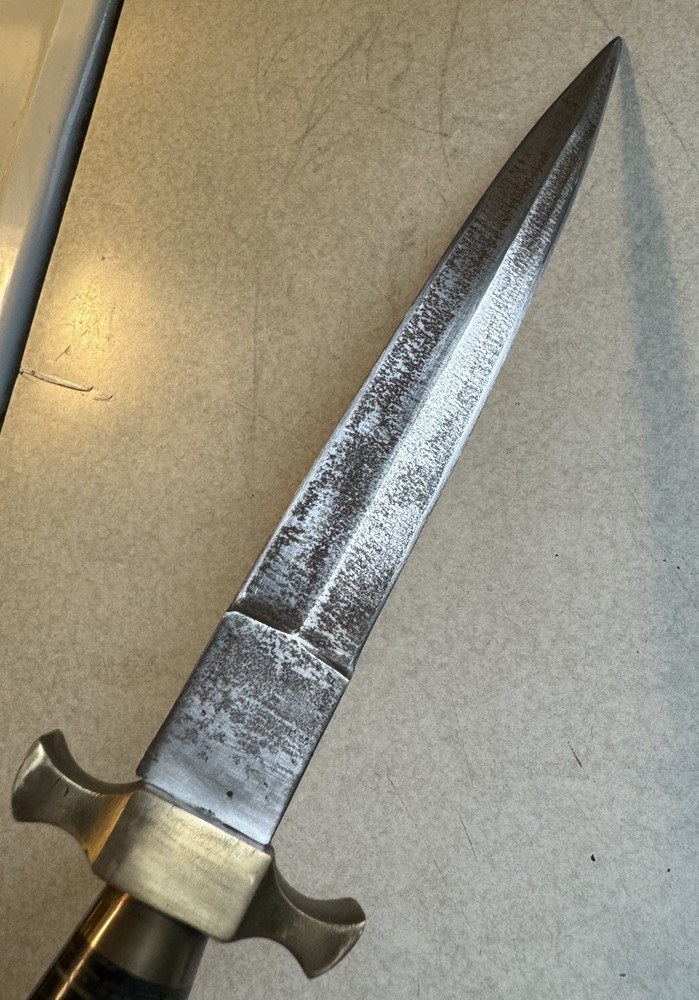 Unmarked Dagger With Leather Sheath