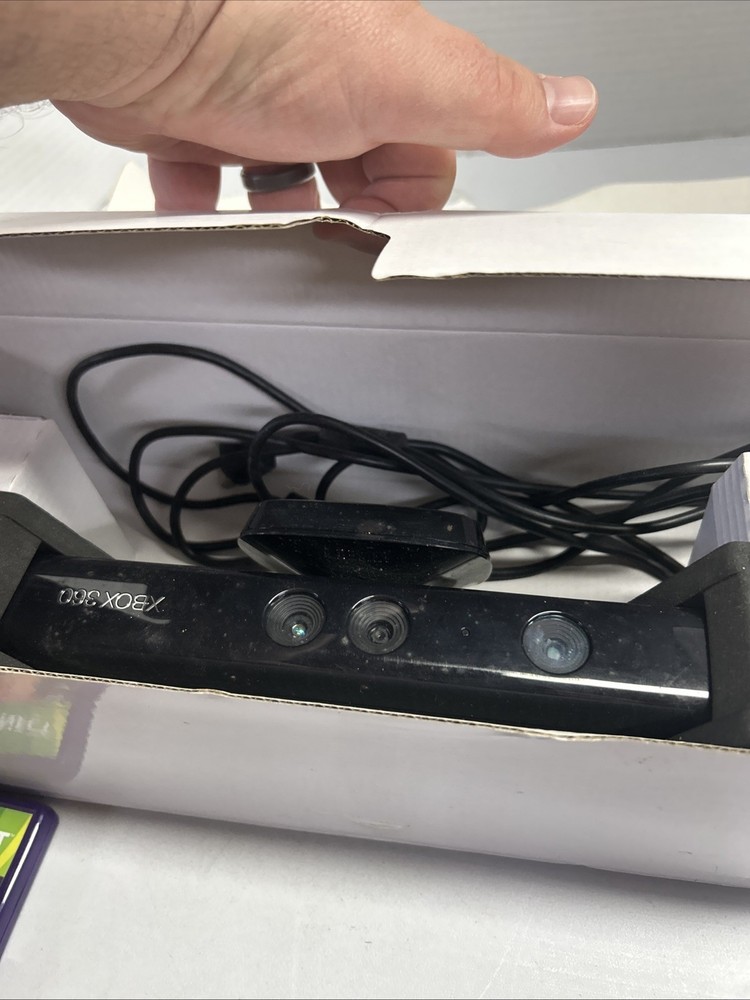 Kinect Sensor + Kinect Adventures! Game Bundle XBOX 360 Tested + Working + Box