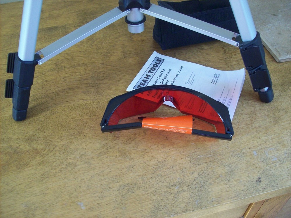 Team Tools 4 Piece Laser Level Kit. NEVER USED.