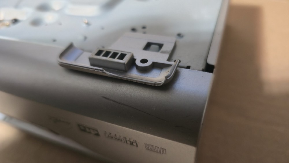 (Works great, minor damage) Sharp DV-S1U DVD Video Player