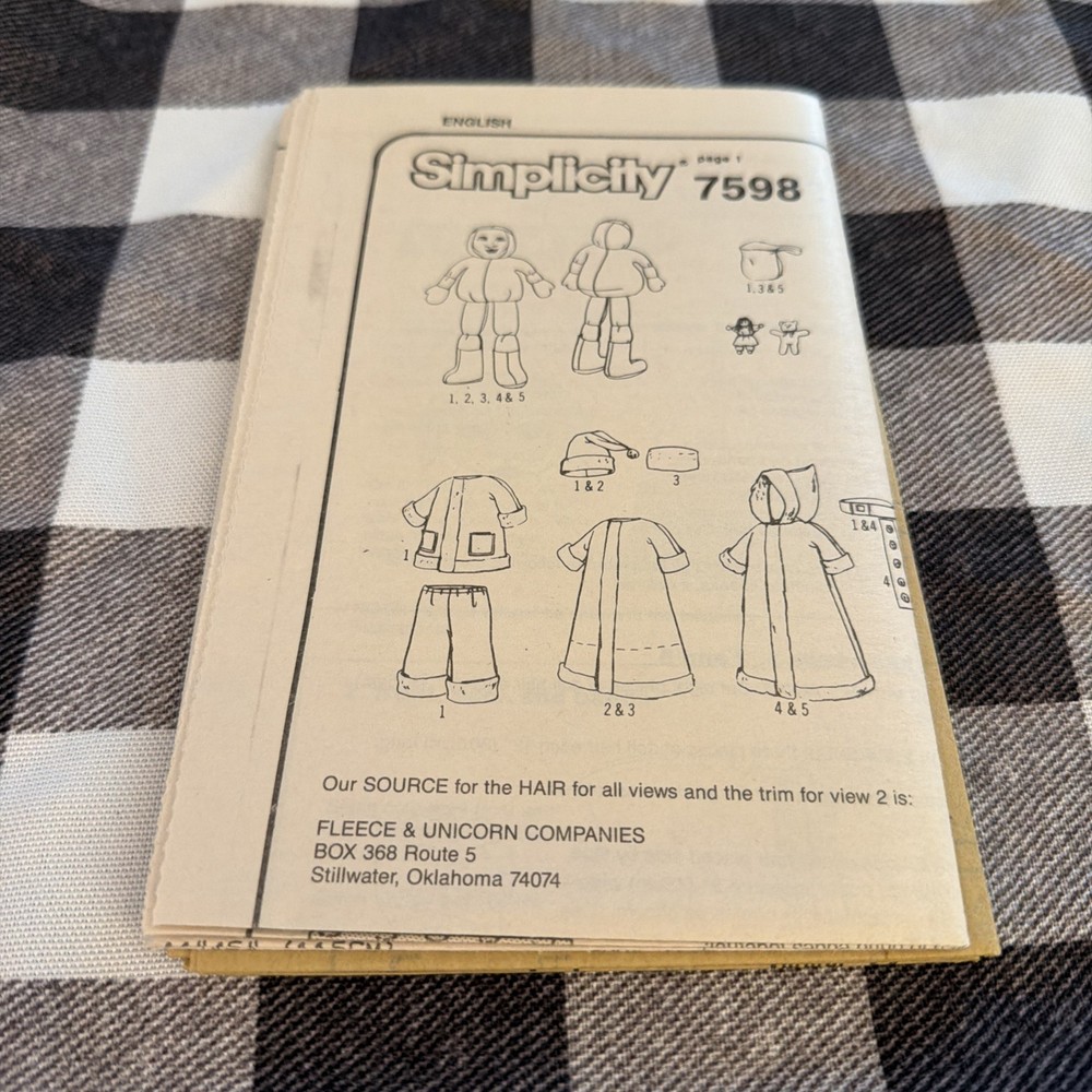Simplicity 7598 Old World Decorative Santas Pattern Size 18" UNCUT Christmas