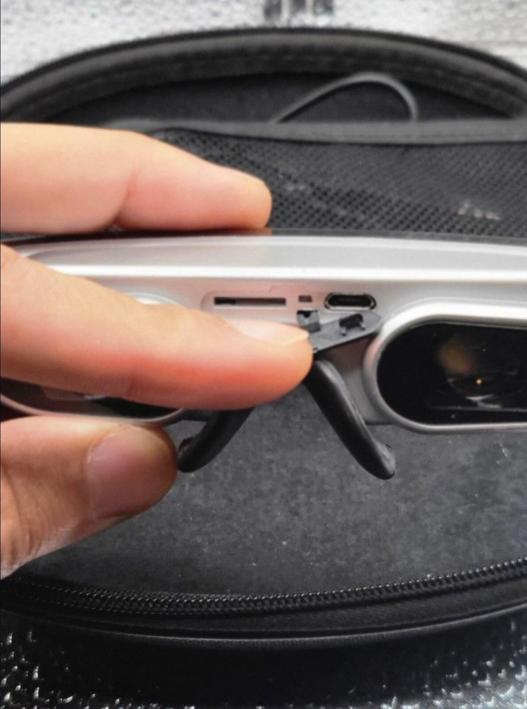 iTV Goggles (With Case) (VR Like Headset) MSRP $599