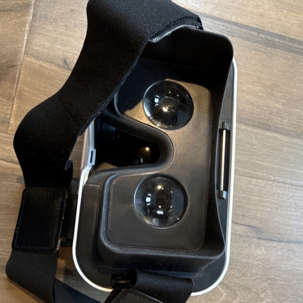 Smartphone VR Headset Black White Plastic Adjustable Strap