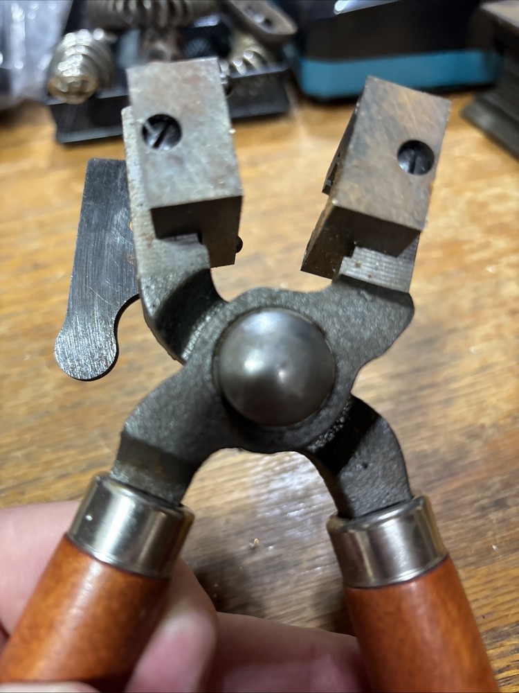 Lyman Bullet Mold, Hunting Shooting Reloading