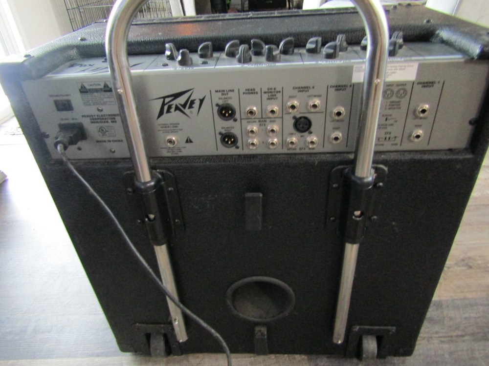 PEAVEY KB4 AMPLIFIER