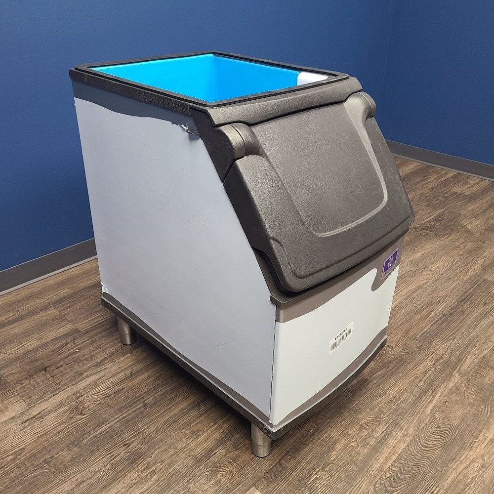 Manitowoc D320 22" 264 lb. Ice Bin (Scratch & Dent 8441)