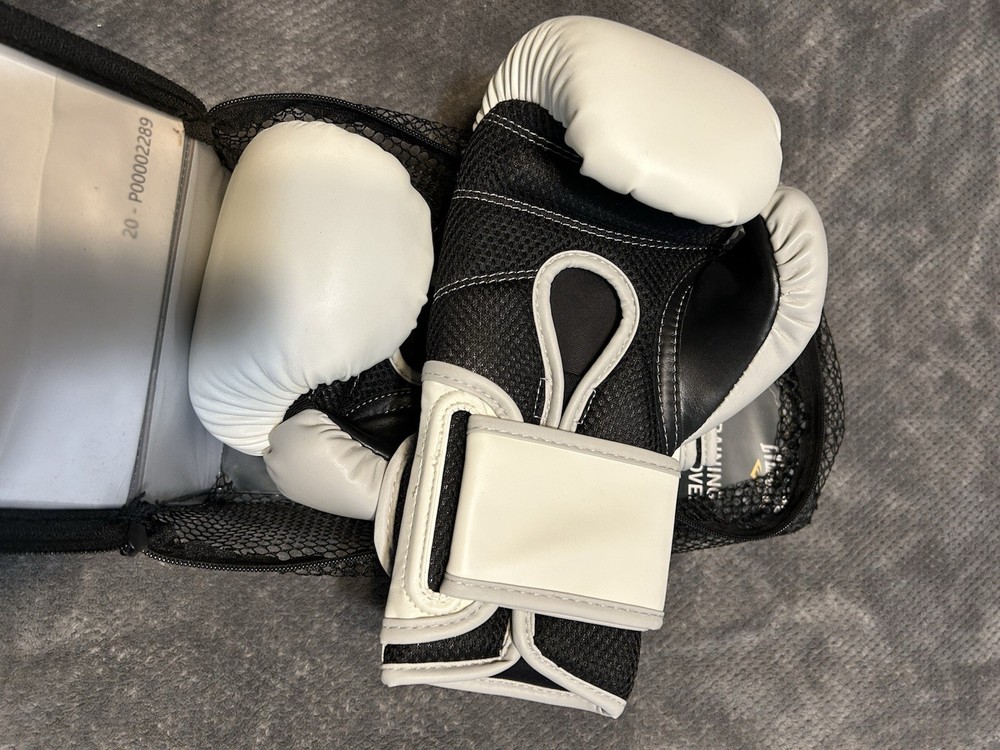 Everlast PowerLock2 Training Glove 12Oz (White/Grey)
