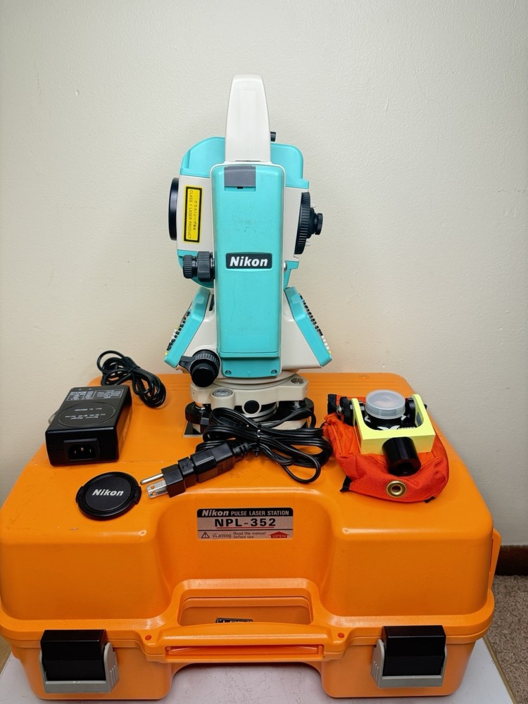 Nikon NPL- 352 Total Station