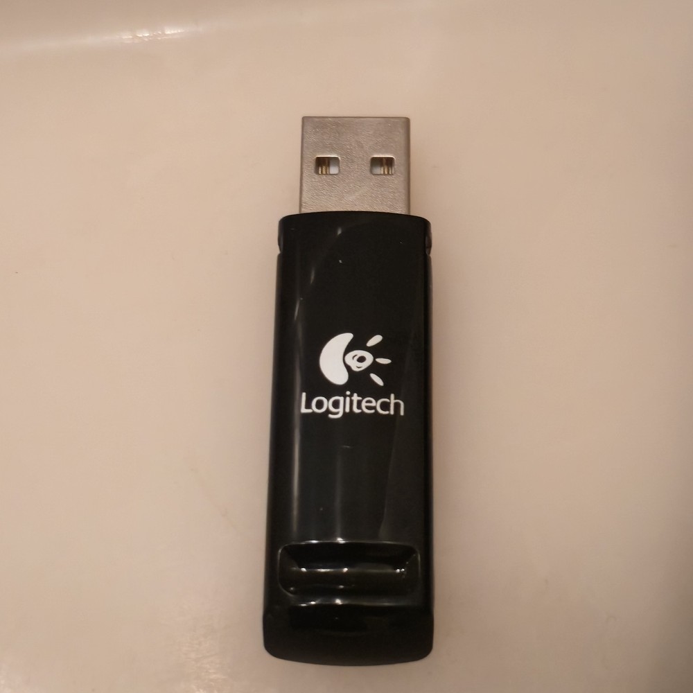 Logitech R400 Wireless Presenter Remote Laser Pointer