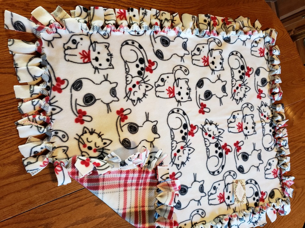 Soft Cuddly Fleece Pet Blanket with cats