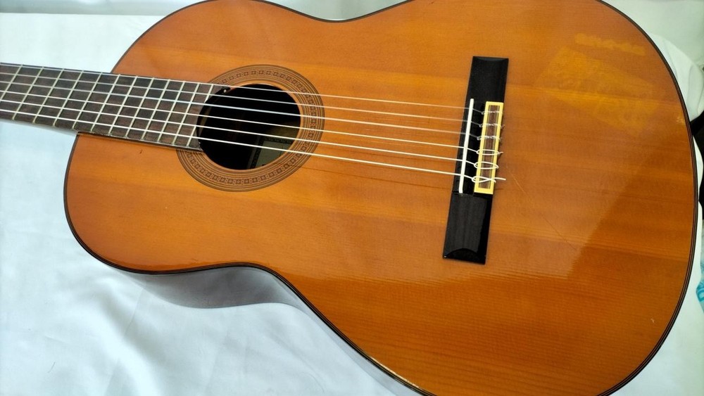 YAMAHA C-320 Classical Guitar