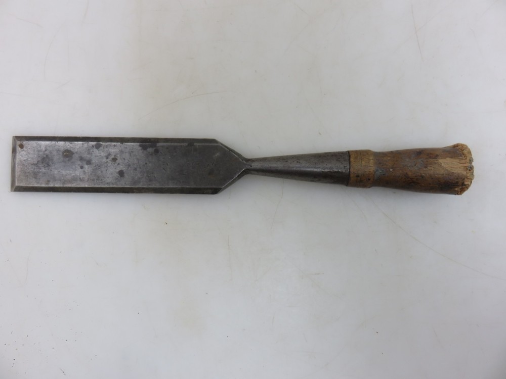 Shapleigh Hardware Diamond Edge Wood Handle Socket Chisel 1-1/2" Vintage