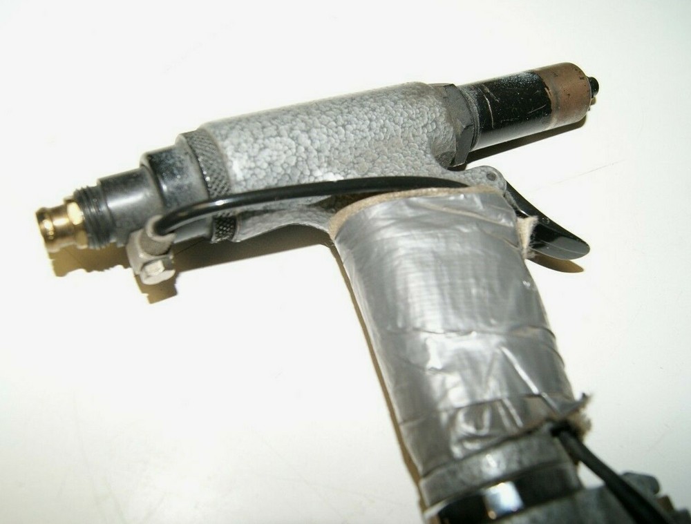 Air Pneumatic Riveter Gun w/ Case