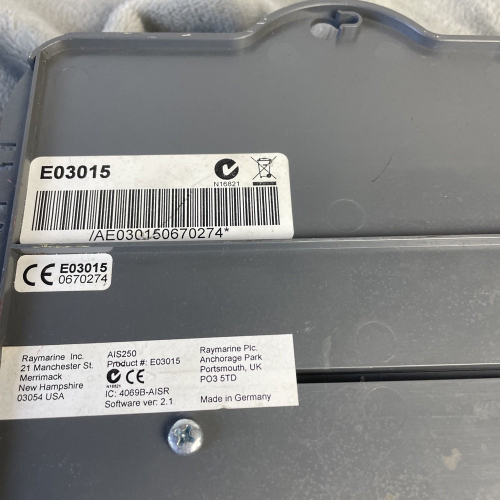Raymarine AIS 250 E03015
