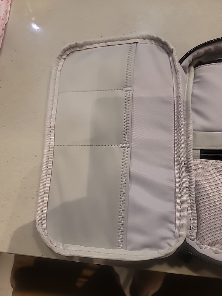UT Wire Folio Mini Tech Gear Pouch