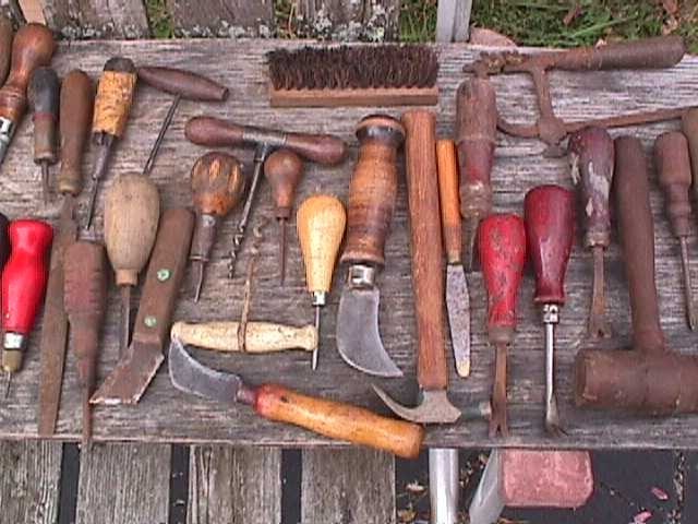 VINTAGE WOOD HANDLE TOOL LOT