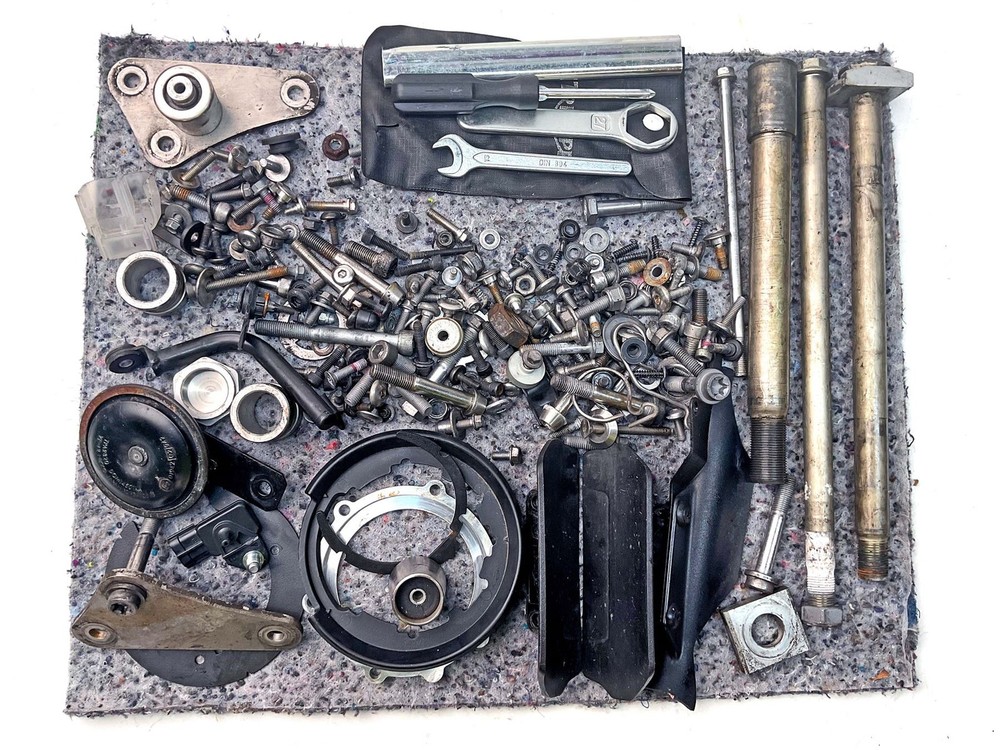 2009 Triumph Tiger 1050 Assorted Nuts, Bolts & Fixings