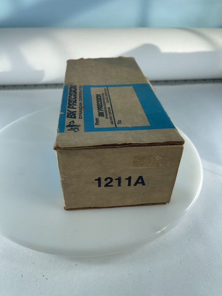 BK Precision 1211A Color Pattern Generator Powers On w/ Box Manual