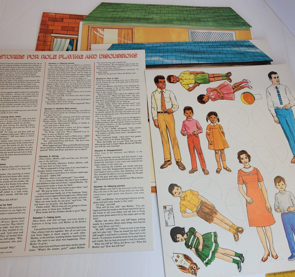 Vintage 1977 Scripture Press Publications Cardboard Tabletop Town Building Kit