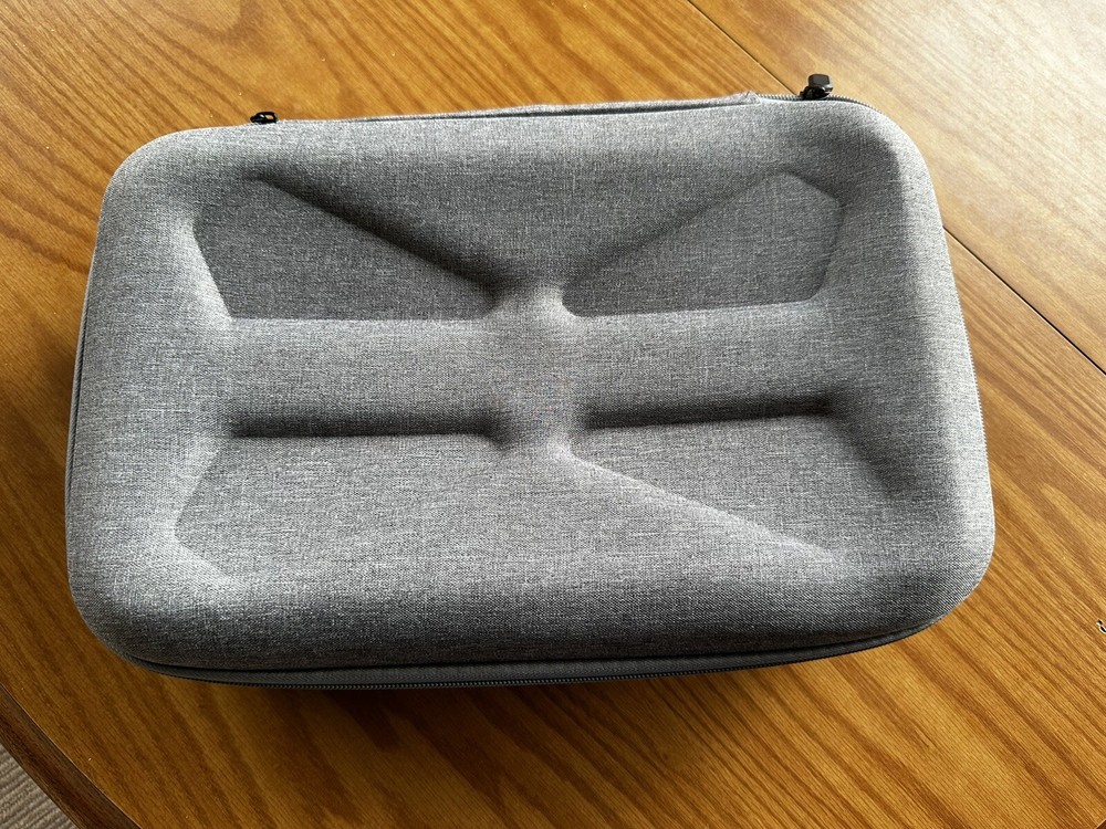 Hard Padded Oculus Quest 2 Carrying Case with Handle - Gray