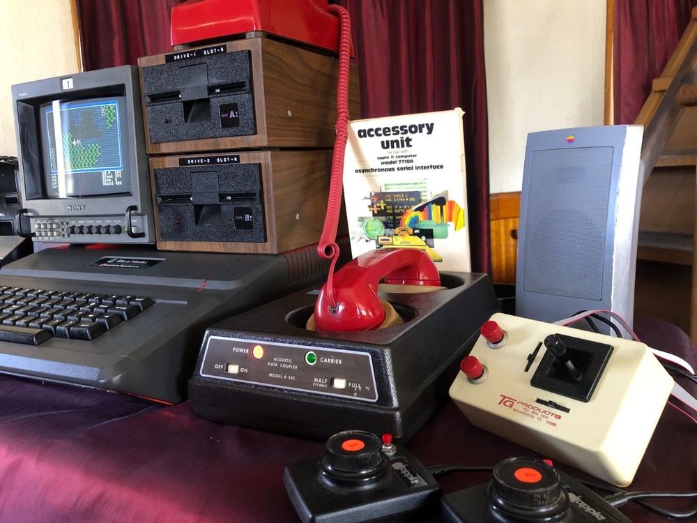 BELL & HOWELL APPLE II PLUS (A2S1) “DARTH VADER” COMPUTER SYSTEM