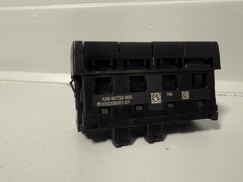 FREIGHTLINER CASCADIA SLEEPER MUTE