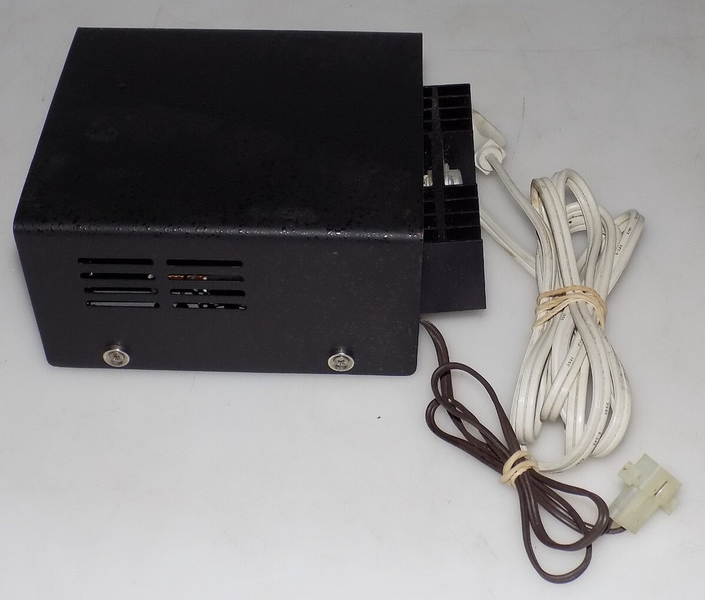 VINTAGE- UNBRANDED VOLTMETER MADE IN TAIWAN