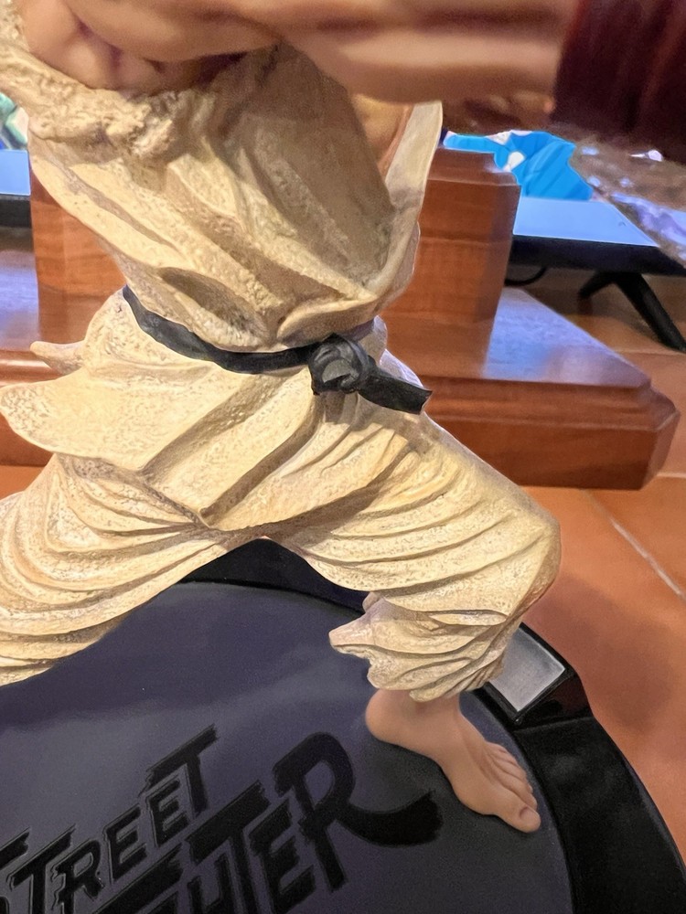 STREET FIGHTER:RYU Deluxe Light Up Statue!
