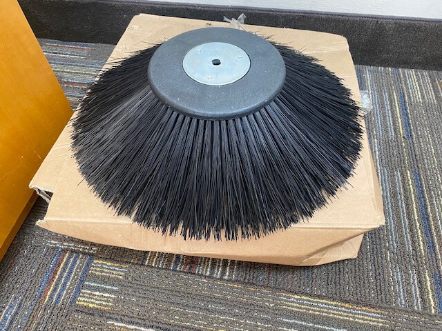 PMVR00248 TENANT BRUSH