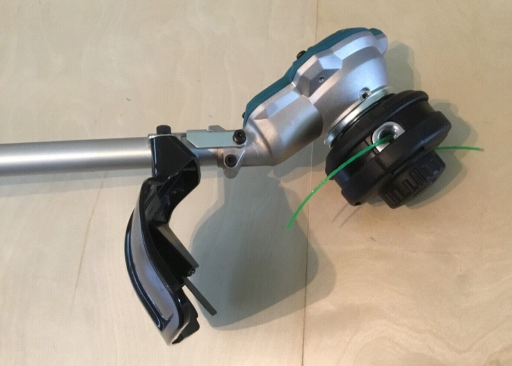 Makita 40V max XGT Brushless Cordless 15" String Trimmer ( Bare TooL )