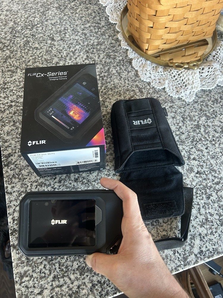 Flir C5 CX-Series Compact Handheld Thermal Imaging Camera with Protective Sleeve