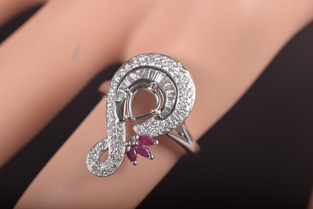 Pear Cut 5x6mm Solid 18K Gold Natural Diamond Semi Mount Ring Setting