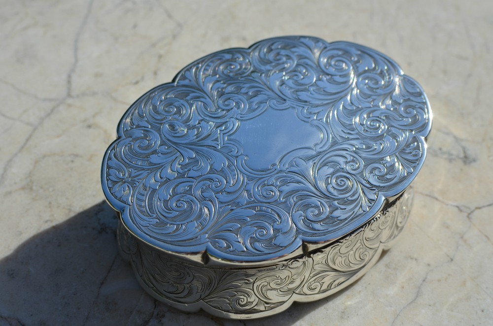 MASSIVE STERLING SILVER SNUFF BOX, RARE SOLID SILVER BOX, MUST SEE !!