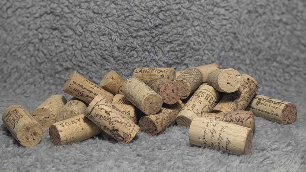 Wine Cork Lot (25) Assorted Wine Corks Craft Fun Fast Ship