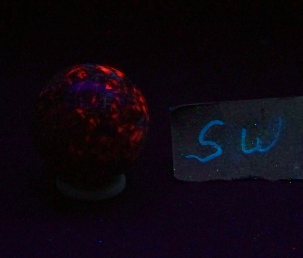 Fluorescent Calcite Sphere from AZ 33mm 3840