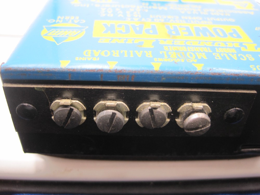 2 HO/N Gauge Power Packs
