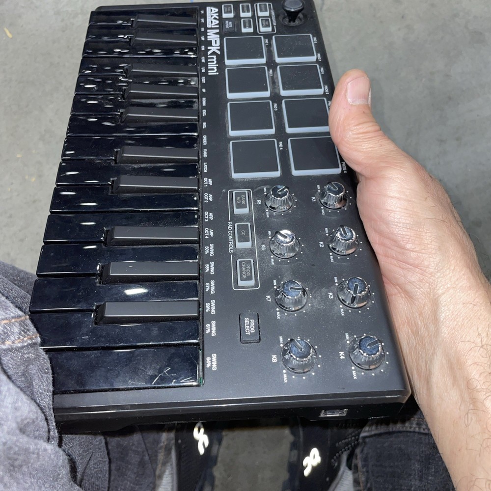 Akai MPK mini 25-Key USB MIDI Keyboard Controller Pad Triggers Knobs