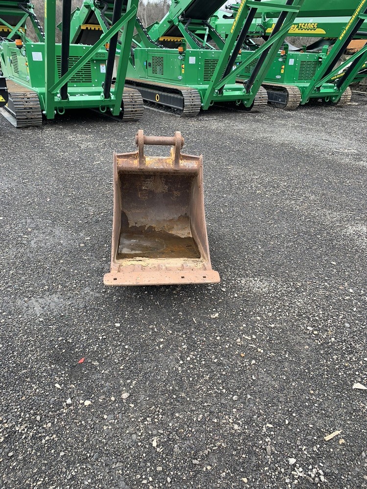 John deere 310 24” Digging bucket