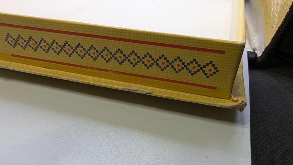 Vintage Whitman's Chocolates Sampler Empty Box Cross Stitch w Inserts 9"x11"x2"